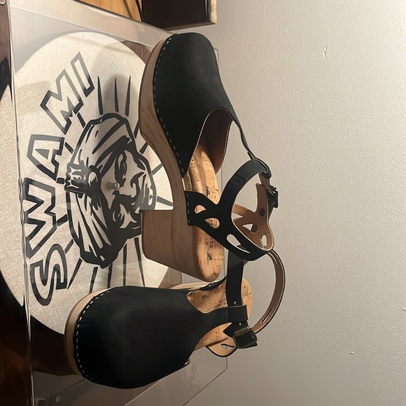 Never worn wooden NOVACAS vegan clogs! - Picture 3 of 8